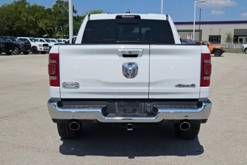 2021 Ram 1500 Longhorn photo 3