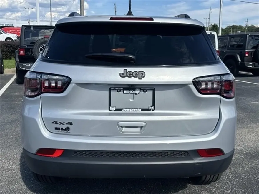 2026 Jeep Compass Latitude photo 1