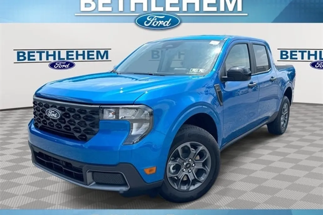 2025 Ford Maverick XLT photo 1