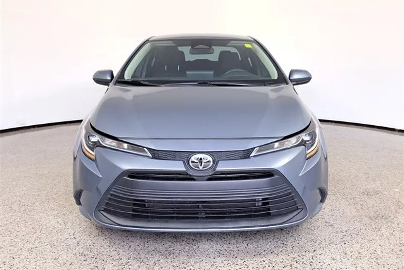 2024 Toyota Corolla LE photo 1