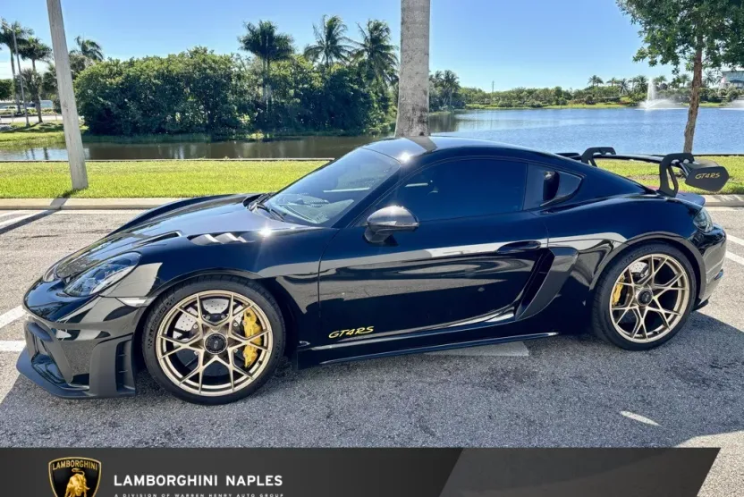 2025 Porsche Cayman GT4 RS photo 1
