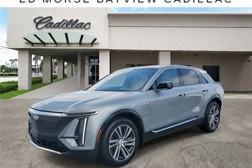 2025 Cadillac Lyriq Luxury photo 1