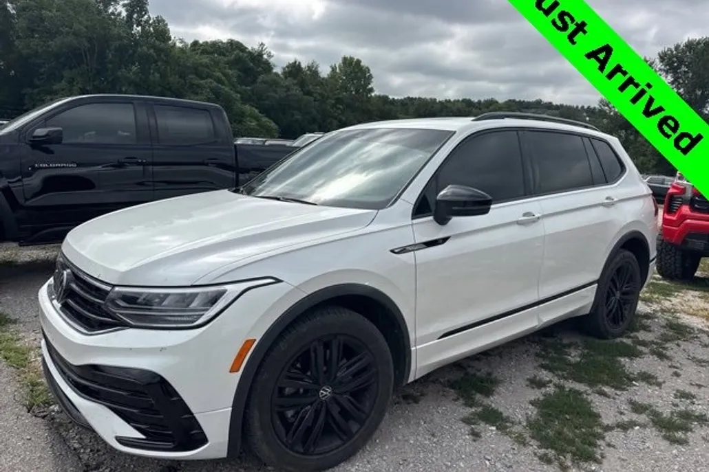 2022 Volkswagen Tiguan SE R-Line Black photo 1