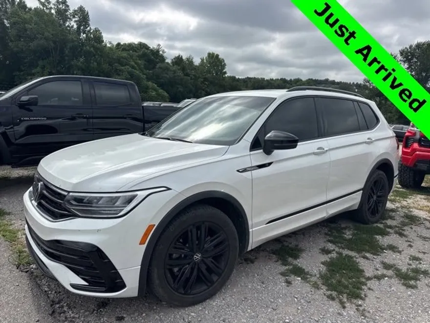 2022 Volkswagen Tiguan SE R-Line Black photo 1
