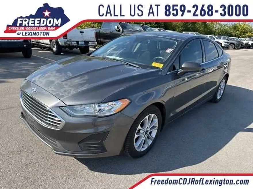 2019 Ford Fusion SE photo 1