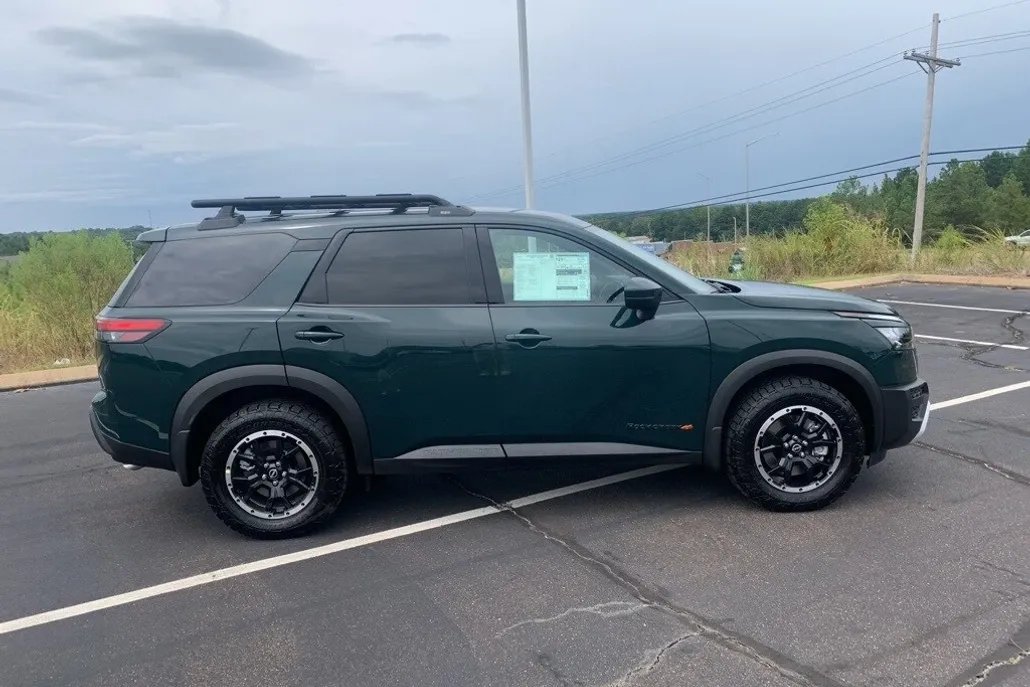 2025 Nissan Pathfinder Rock Creek photo 1
