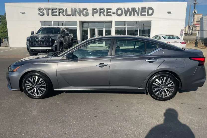 2024 Nissan Altima 2.5 SV photo 1