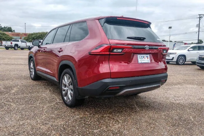 2024 Toyota Grand Highlander Limited photo 1