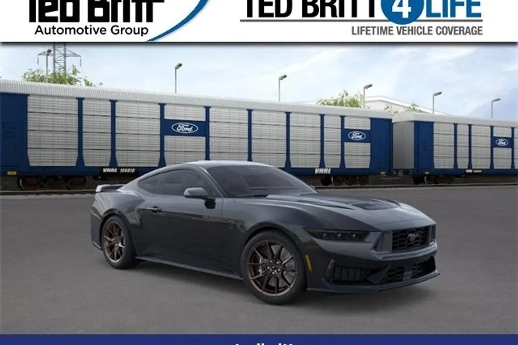 2025 Ford Mustang Dark Horse photo 1