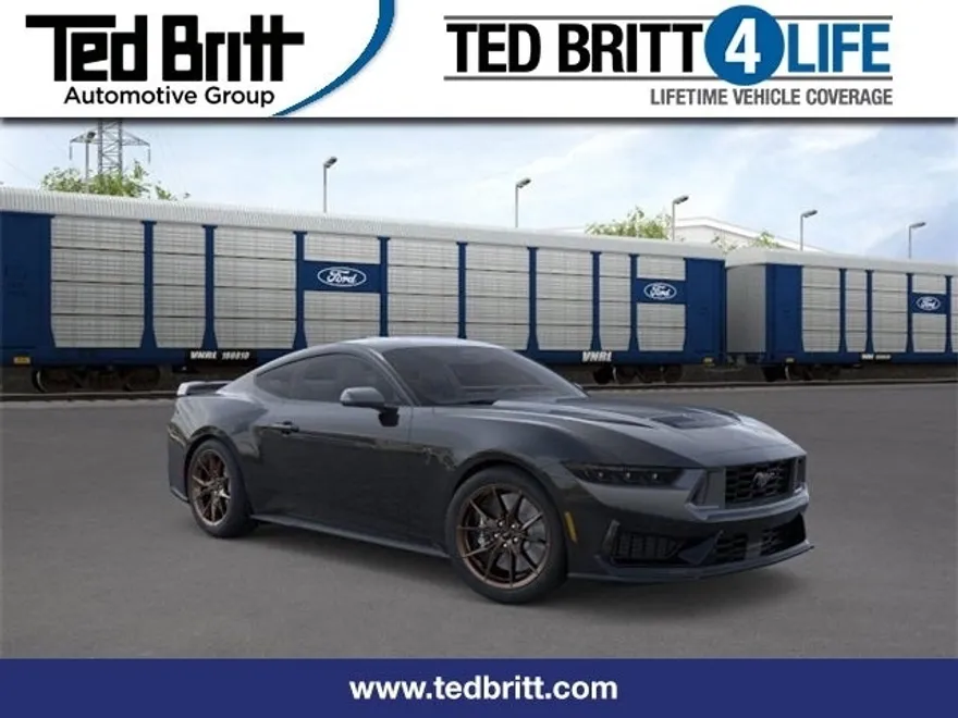 2025 Ford Mustang Dark Horse photo 1