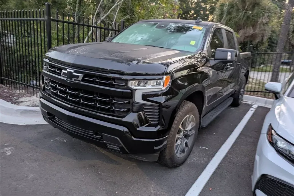2023 Chevrolet Silverado 1500 RST photo 1