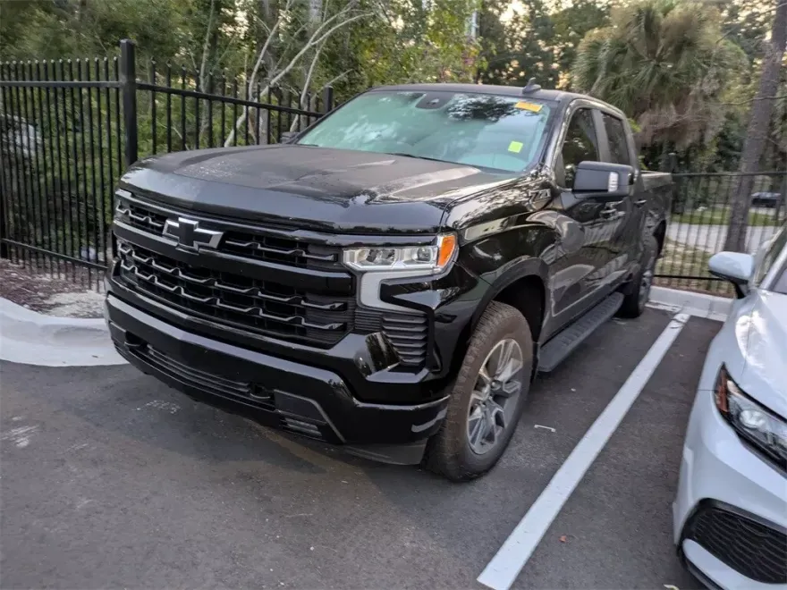 2023 Chevrolet Silverado 1500 RST photo 1