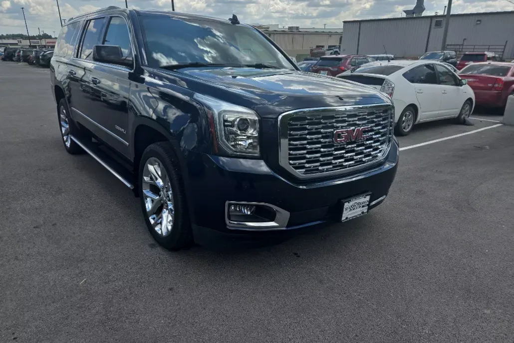 2020 Gmc Yukon XL 1500 Denali photo 1