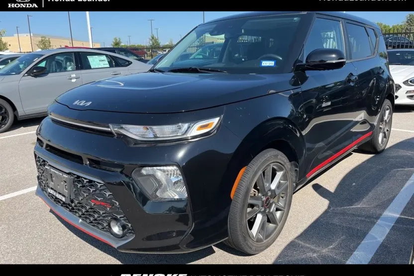 2022 Kia Soul GT-Line photo 1