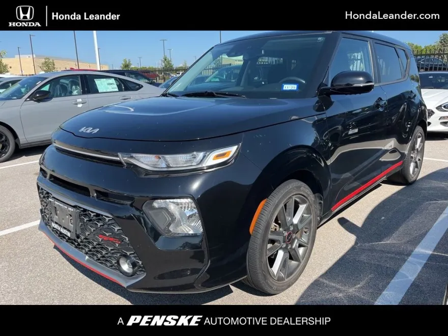 2022 Kia Soul GT-Line photo 1