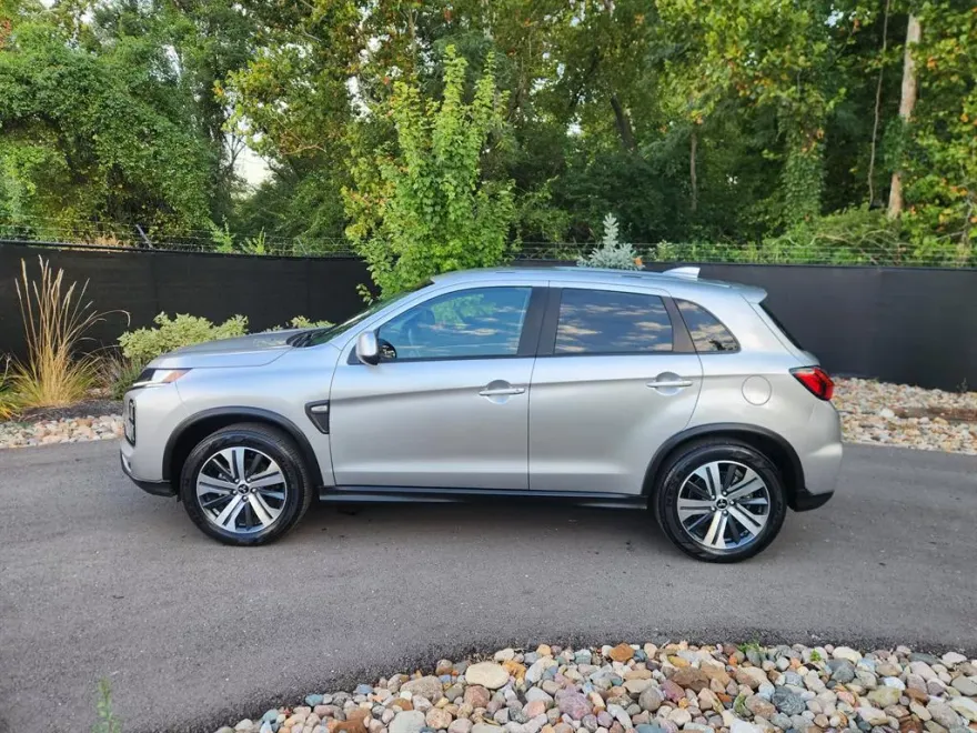 2024 Mitsubishi Outlander Sport ES LE SE photo 1