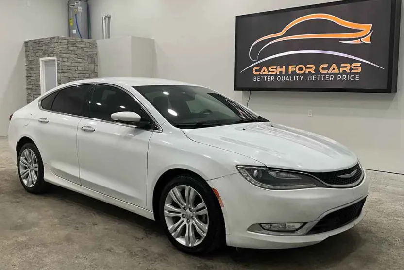 2016 Chrysler 200 photo 1