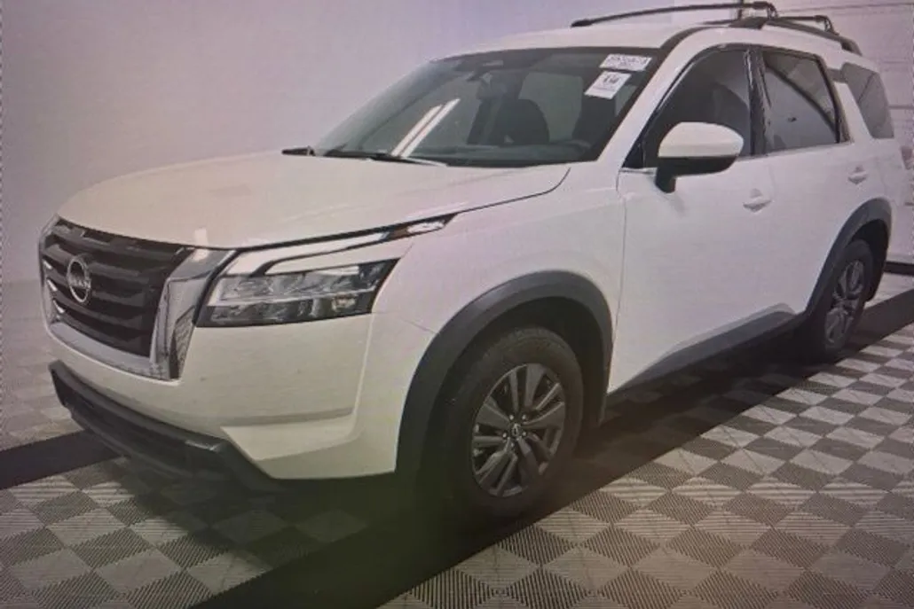 2022 Nissan Pathfinder SV photo 1