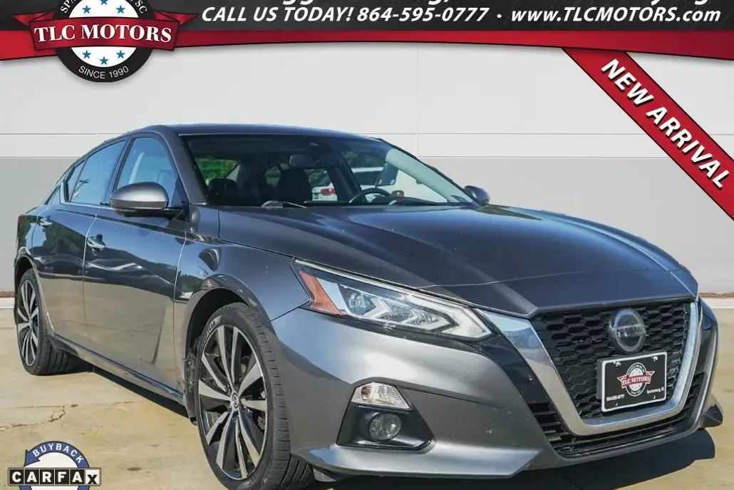 2019 Nissan Altima 2.5 Platinum photo 1