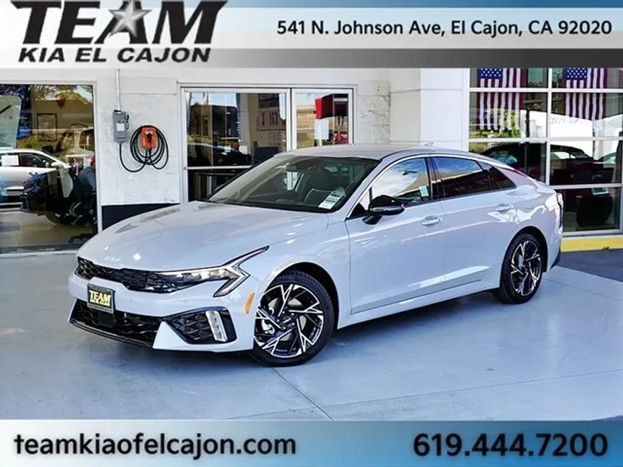 2026 Kia K5 GT-Line photo 1