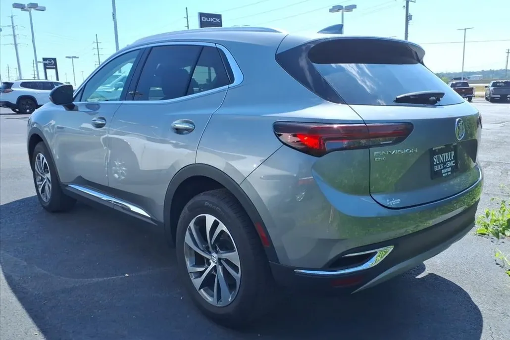 2023 Buick Envision Essence photo 1