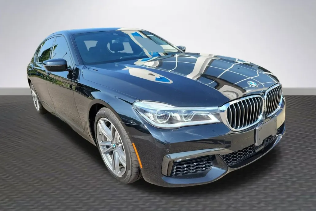 2019 Bmw 750i / B7 xDrive Sedan photo 1