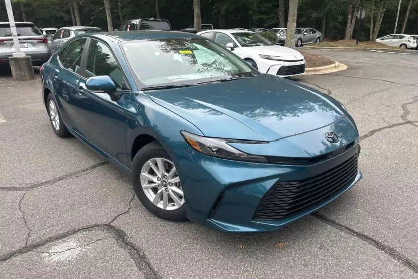 2026 Toyota Camry LE photo 1