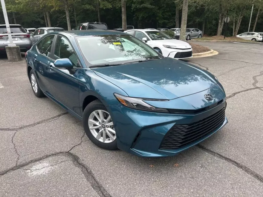 2026 Toyota Camry LE photo 1