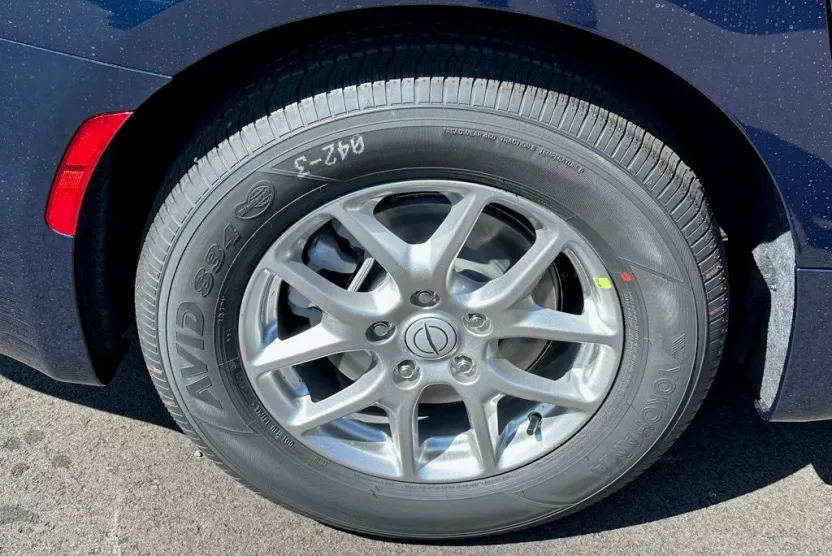 2025 Chrysler Pacifica photo 1