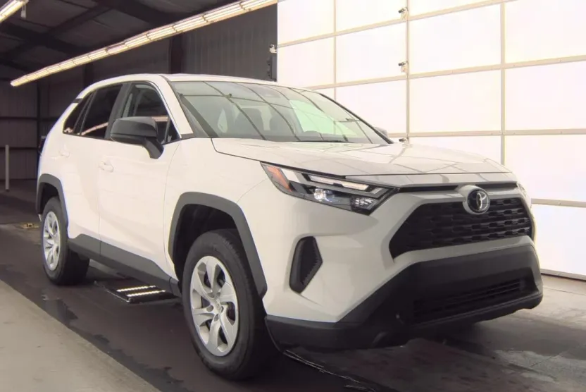 2025 Toyota RAV4 LE photo 1