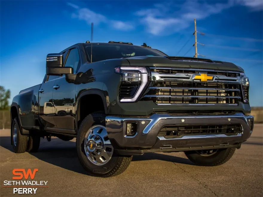 2025 Chevrolet Silverado 3500HD LTZ photo 1
