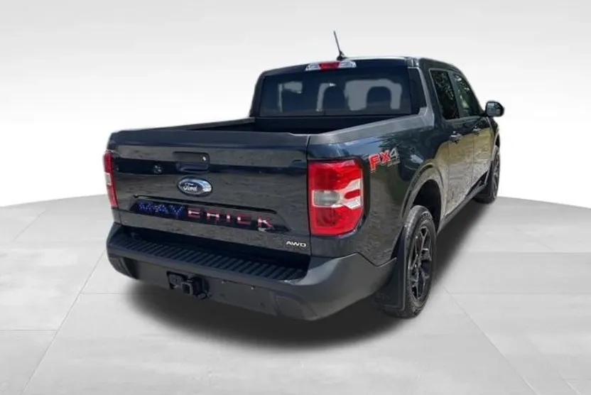 2022 Ford Maverick XLT photo 1