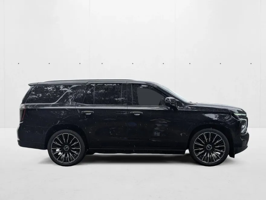 2025 Chevrolet Tahoe High Country photo 1