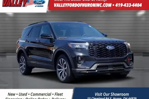 2025 Ford Explorer ST-Line photo 1