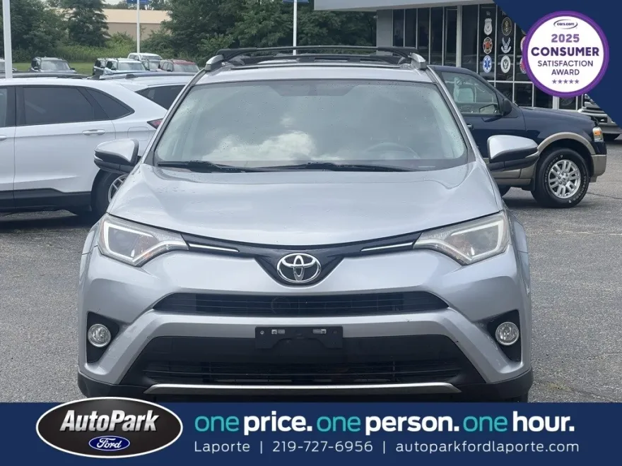 2016 Toyota RAV4 XLE photo 1