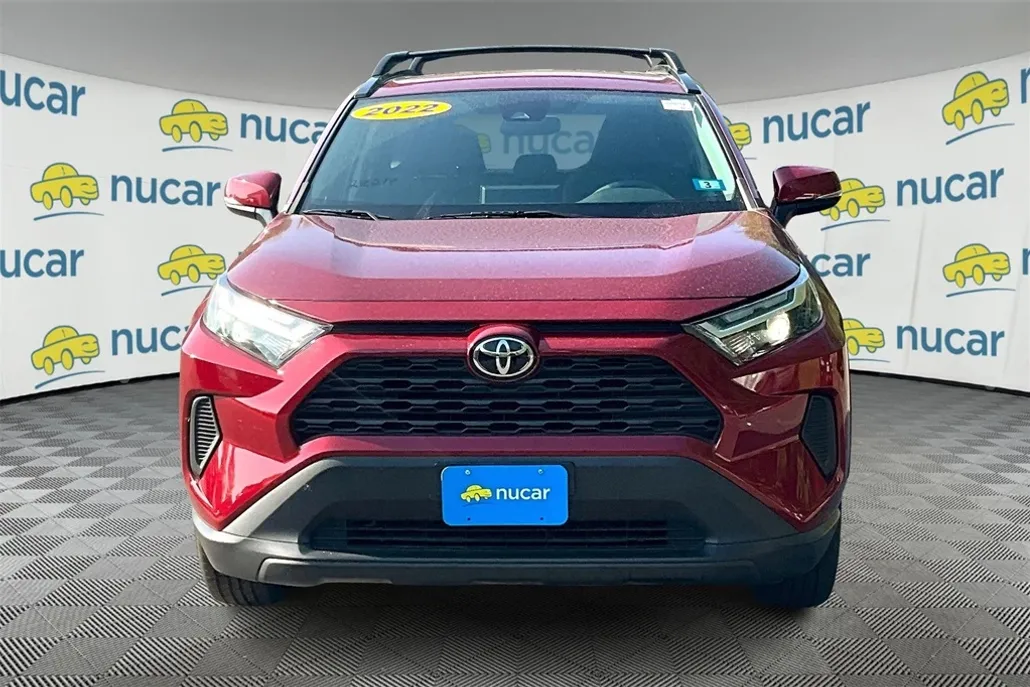 2022 Toyota RAV4 XLE photo 1