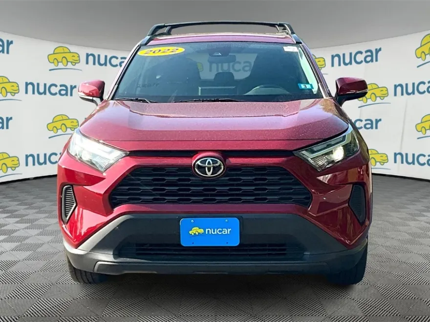 2022 Toyota RAV4 XLE photo 1