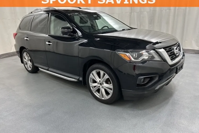 2018 Nissan Pathfinder SL photo 1