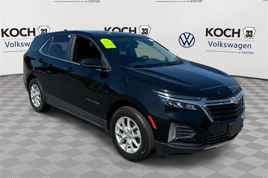 2023 Chevrolet Equinox LT photo 1