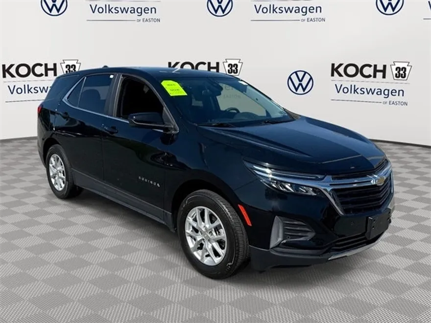 2023 Chevrolet Equinox LT photo 1