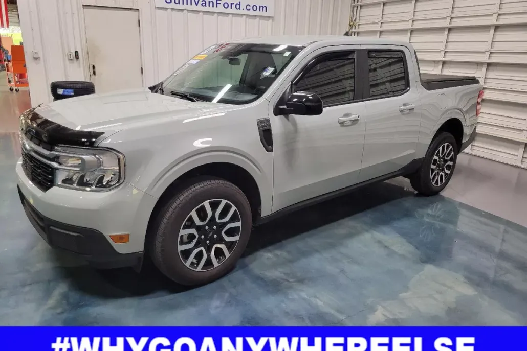 2024 Ford Maverick Lariat photo 1