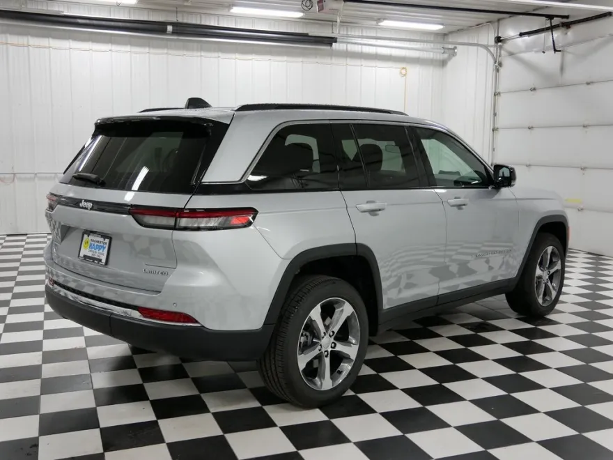 2025 Jeep Grand Cherokee Limited photo 1