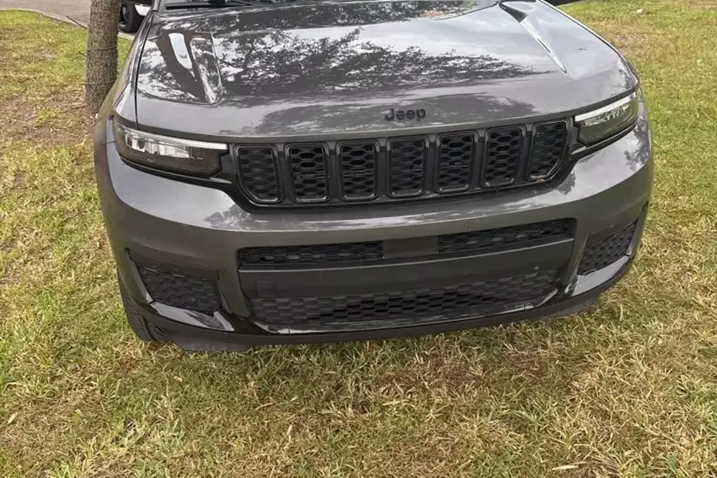 2022 Jeep Grand Cherokee Altitude photo 1
