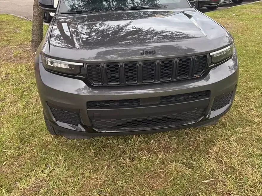 2022 Jeep Grand Cherokee Altitude photo 1
