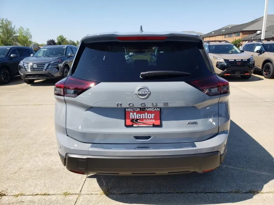 2026 Nissan Rogue SV photo 1