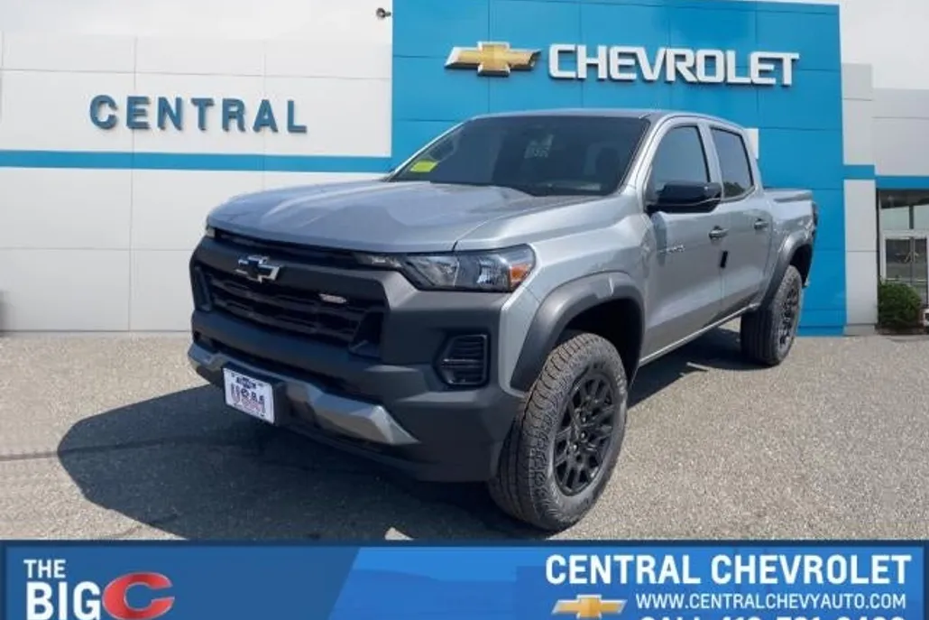 2026 Chevrolet Colorado Trail Boss photo 1
