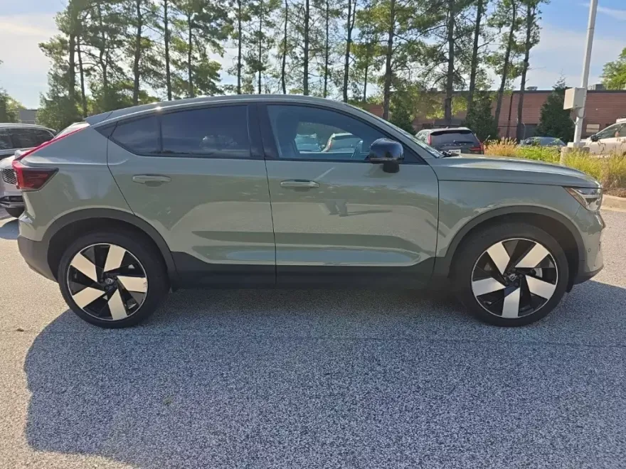 2023 Volvo C40 Recharge Plus photo 1