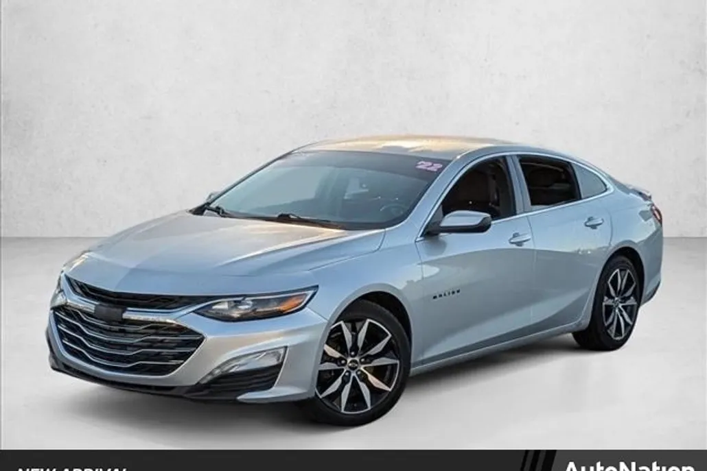 2022 Chevrolet Malibu RS photo 1