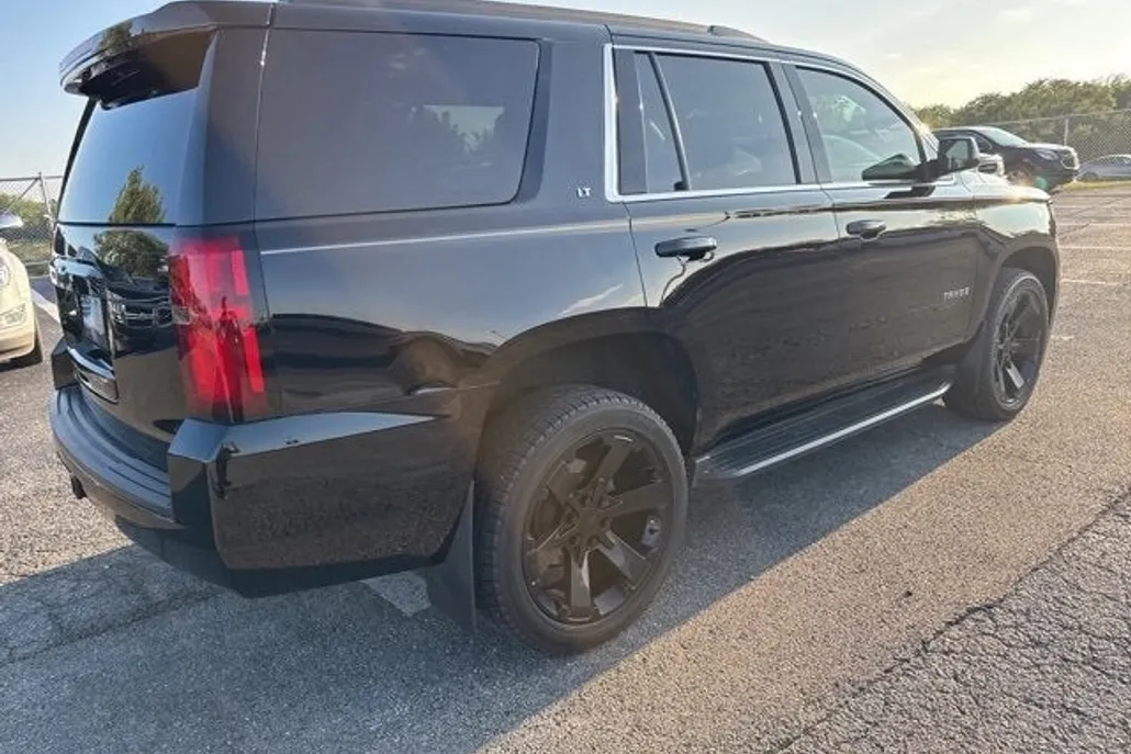 2018 Chevrolet Tahoe LT photo 1