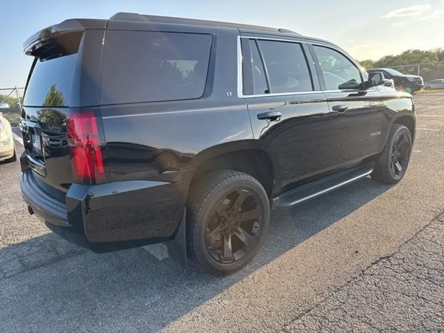 2018 Chevrolet Tahoe LT photo 1